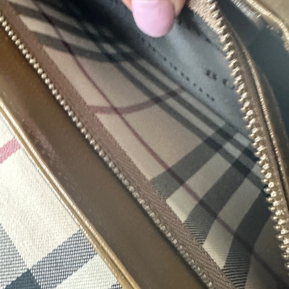 Authentic Limited Edition Crossbody/Shoulder Leather Bag Burberry. - Picture 8 of 17